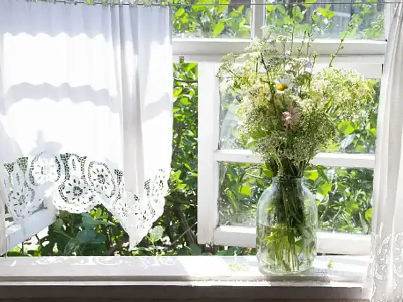 Cum să te bucuri de răcoare în casă fără aparat de aer condiționat