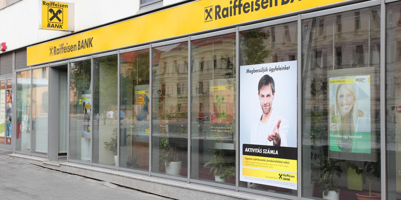 RBI îşi menţine evaluarea că achiziţionarea unui pachet de acţiuni la Strabag a respectat legile privind sancţiunile împotriva Rusiei