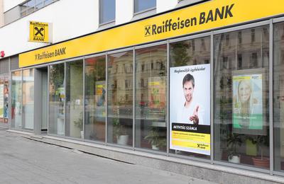 RBI îşi menţine evaluarea că achiziţionarea unui pachet de acţiuni la Strabag a respectat legile privind sancţiunile împotriva Rusiei