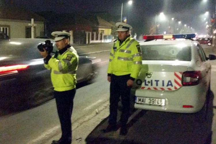 Un șofer în vârstă de 22 de ani, din Bistrița Năsăud, a fost prins de polițiști circulând în Jucu, cu peste 200 km/h