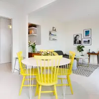 O locuinta mica si cocheta cu accente galbene