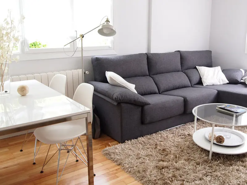 Revitalizarea uimitoare a unui apartament vechi intr-unul modern si functional