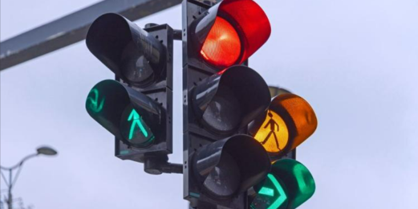 Începând de vineri, 11 octombrie 2024, vor fi puse în funcțiune noi instalații de semaforizare în trei puncte din Cluj-Napoca
