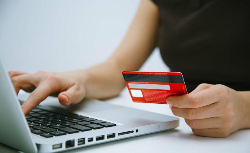 Clujenilor li se recomandă să folosească cu încredere modalitățile digitale de plată a a taxelor și impozitelor de pe site-ul Primăriei Cluj-Napoca