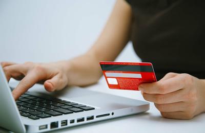 Clujenilor li se recomandă să folosească cu încredere modalitățile digitale de plată a a taxelor și impozitelor de pe site-ul Primăriei Cluj-Napoca