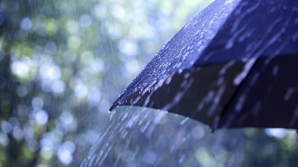 Meteorologii ANM avertizează. Vreme foarte rea în următoarele zile. Revin ninsorile și ploile abundente