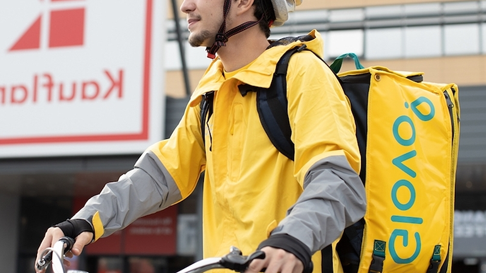 Zile dedicate curierilor pe bicicletă în Parcul Herăstrău. Service gratuit, butoane de alarmă și dezbateri despre siguranța în trafic