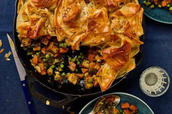 Plăcintă „Curry Puff” și tăiței „Mee Raja”: Rețetele malaeziene de zi cu zi ale Raniei Saidi