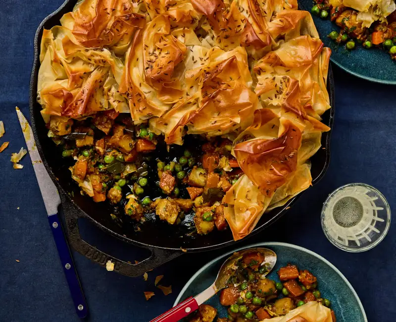 Plăcintă „Curry Puff” și tăiței „Mee Raja”: Rețetele malaeziene de zi cu zi ale Raniei Saidi