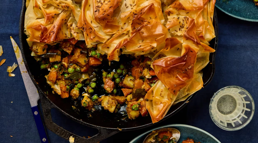 Plăcintă „Curry Puff” și tăiței „Mee Raja”: Rețetele malaeziene de zi cu zi ale Raniei Saidi