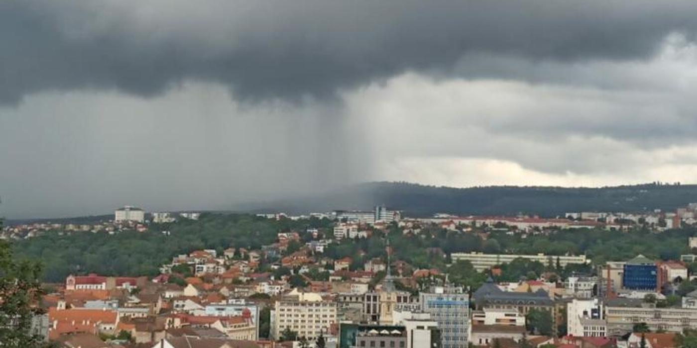 Cod galben și portocaliu de vijelii și vânt puternic pentru mai multe județe, printre care și Cluj