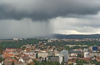 Cod galben și portocaliu de vijelii și vânt puternic pentru mai multe județe, printre care și Cluj