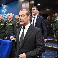 Dmitri Medvedev confirmă că Rusia încă folosește „Mașinăria Apocalipsei”, după ce Trump l-a avertizat să își măsoare cuvintele