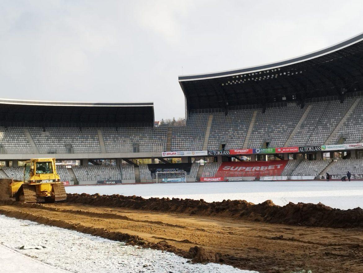 Consiliul Județean Cluj a anunțat că au început lucrările de schimbare a gazonului de pe Cluj Arena