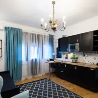 Casele cititorilor: garsoniera cocheta amenajata de Ioana