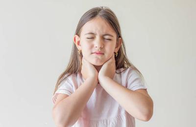 Primul ajutor la copii- ce faci când se inflamează amigdalele copilului