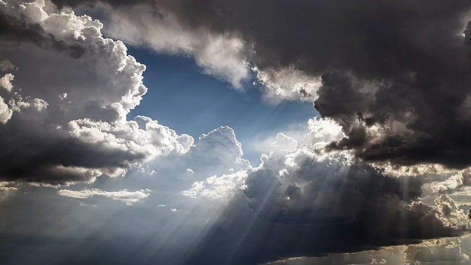 Prognoza meteo, 21 aprilie. Temperaturi de început de vară în România, dar ploile își arată colții