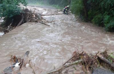 Cod galben de inundații pentru râurile din mai multe județe, inclusiv județul Cluj, până astăzi la ora 18.00