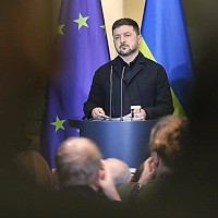 Un nou pariu al Kievului în plin război. Zelenski mută industria de armament în Europa