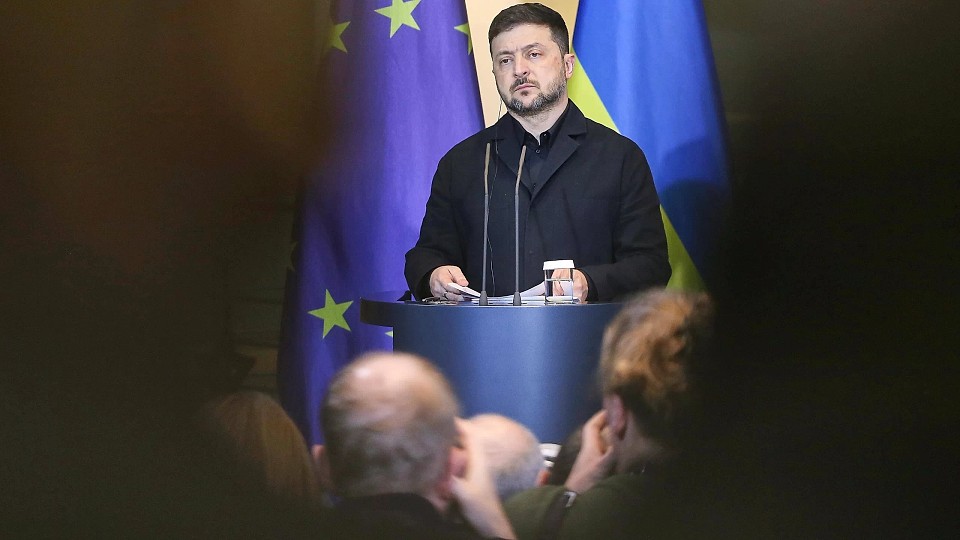 Un nou pariu al Kievului în plin război. Zelenski mută industria de armament în Europa