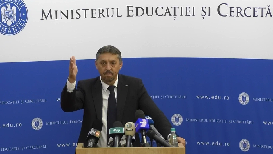 Daniel David incriminează profesorii pentru analfabetismul din școli: Păi nu vă supărați, cine este de vină? | Sindicatele din învățământ au luat foc după declarațiile ministrului Educației