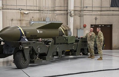 Israel cere SUA bomba-bombelor MOP pentru a lovi Iranul. Are 14 tone și costă 3.500.000 $ bucata