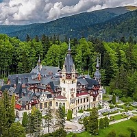 INS: În 2024, sosirile înregistrate în structurile de primire turistică au crescut cu 4,5% faţă de anul 2023