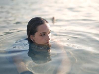 O istorie nefiltrată a corpului. De la baia o dată pe an la sat, la corset, sexologie și sportul ca „antidot” pentru sex
