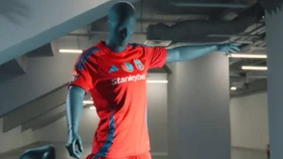 Steaua va juca în echipamente roșu, albastru sau alb. Cât costă abonamentele pentru noul sezon?