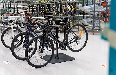 Fabrica de biciclete din Timișoara a exportat 800.000 de unități în rețeaua europeană Decathlon