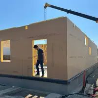 Vrei ca șantierul să dureze puțin, iar casa să fie călduroasă și rezistentă la cutremur? Construiește pe structuri de lemn