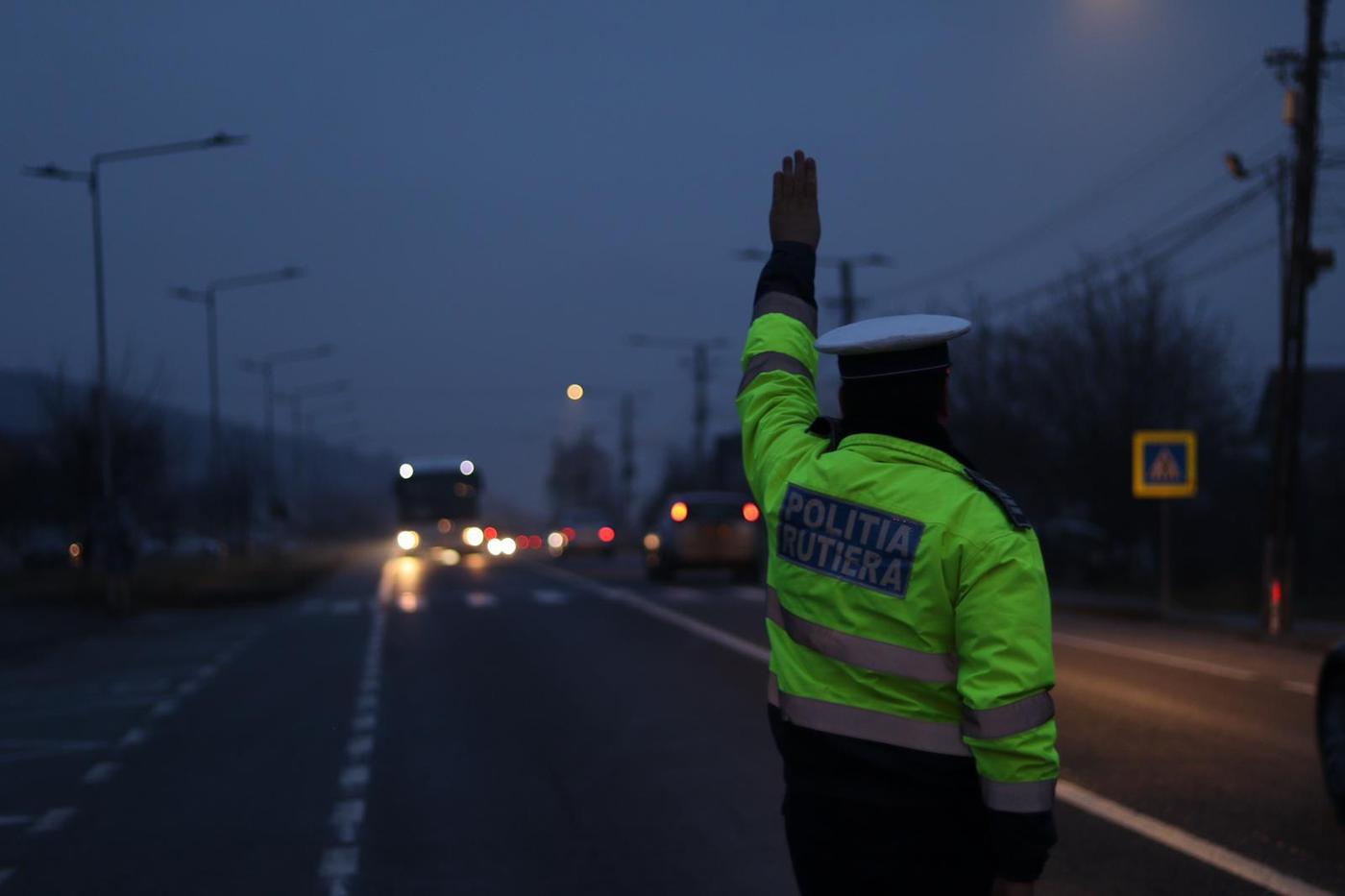 Trafic îngreunat pe DN 66 Defileul Jiului, din cauza unui protest al transportatorilor