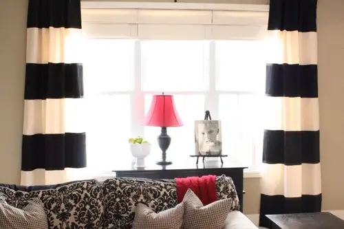 Cum sa schimbi aspectul unei camere cu draperii