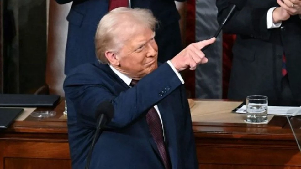 Trump îl amenință pe Putin că vor exista consecințe grave dacă refuză un armistițiu în războiul din Ucraina. „Noi vrem un sfârșit”