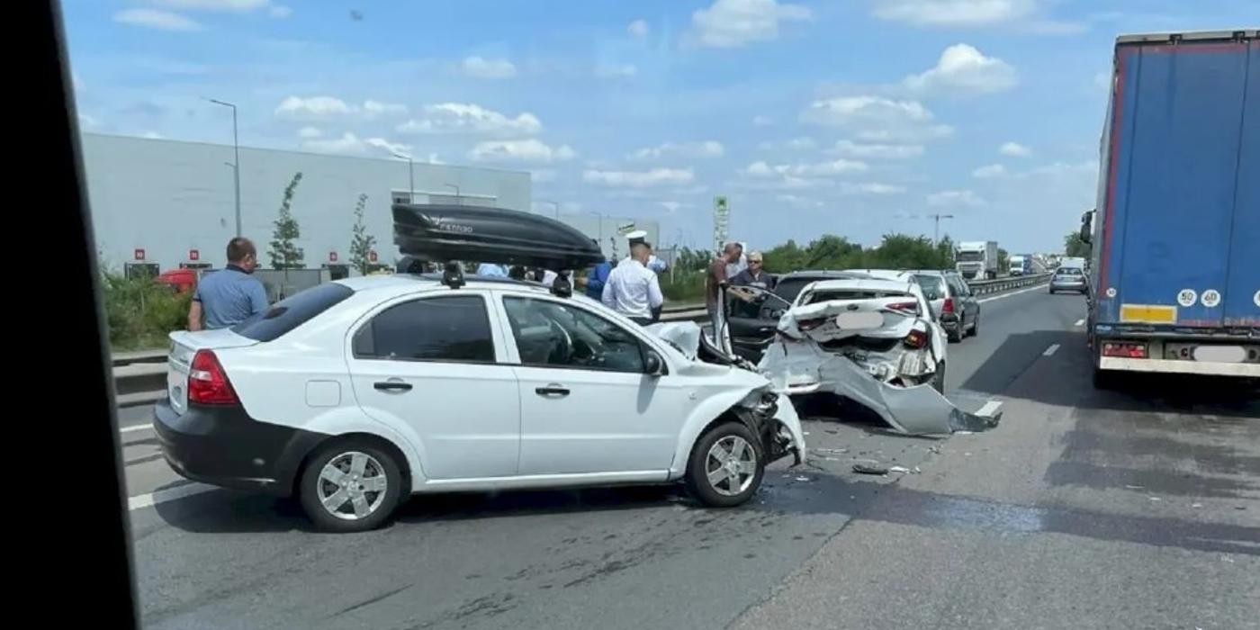 Un accident rutier a avut loc marți după-amiază pe autostrada A1 București-Pitești, la intrarea în București