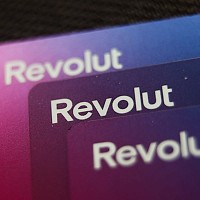 Revolut raportează un an 2025 istoric: Profit de 2,3 miliarde USD și venituri de 6 miliarde USD