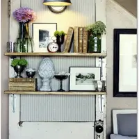 Mobilier handmade din usi reciclate