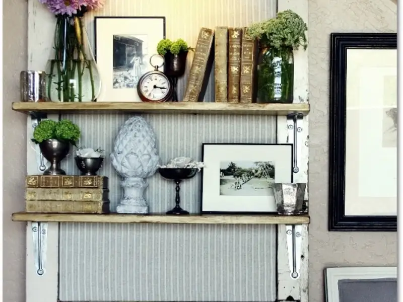 Mobilier handmade din usi reciclate