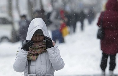 Prognoza meteo, 10 februarie. Zi cu temperaturi scăzute, ninsori și polei. Când se mai încălzește