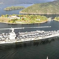 Portavionul USS Gerald Ford intră în apele Norvegiei. Un submarin al Rusiei a încercat să-l oprească