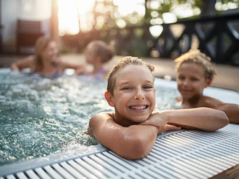 Construirea unui jacuzzi în curte: sfaturi utile