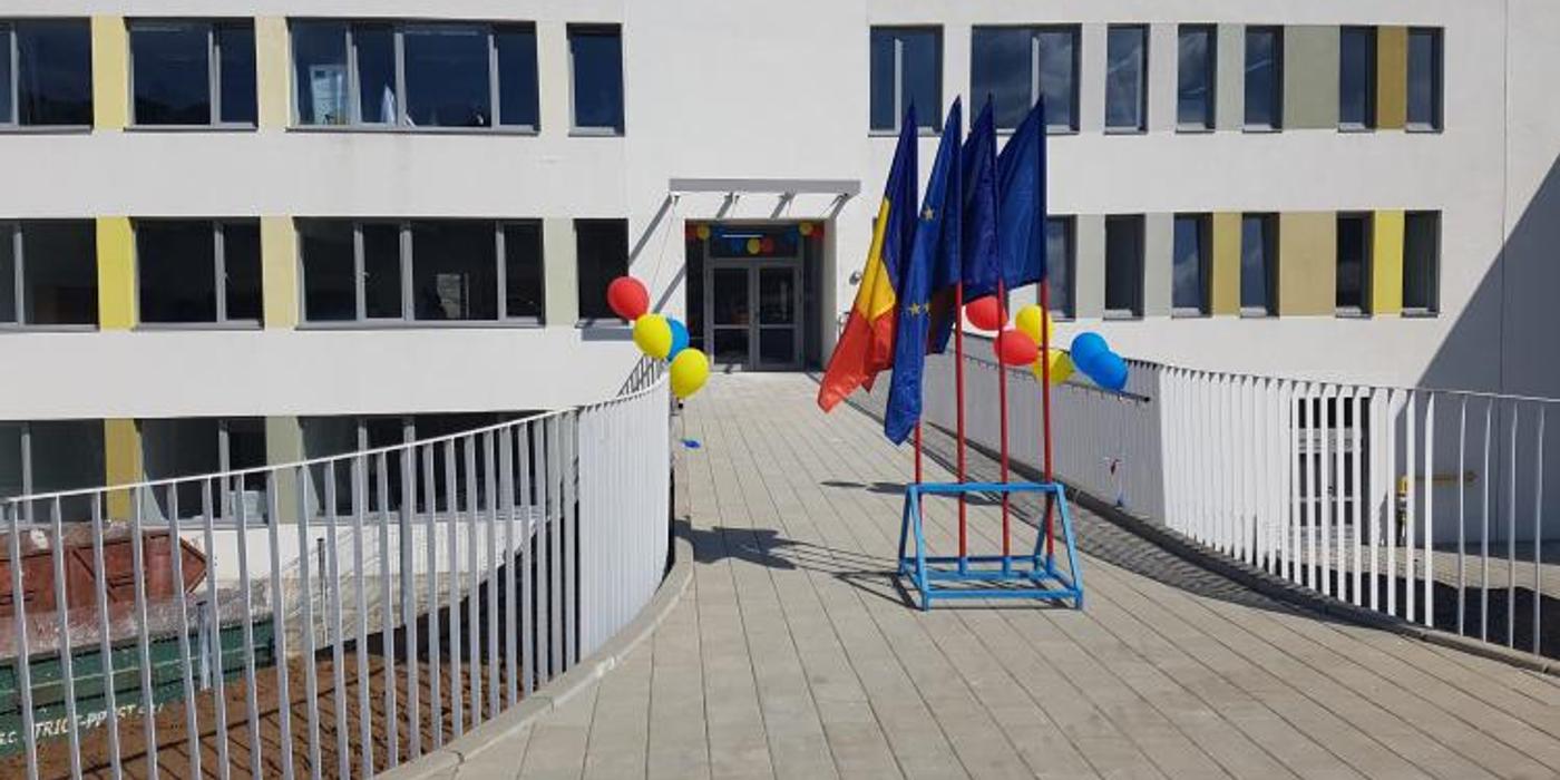 Primăria Florești va dota școlile cu echipamente digitale, mobilier și echipamente didactice