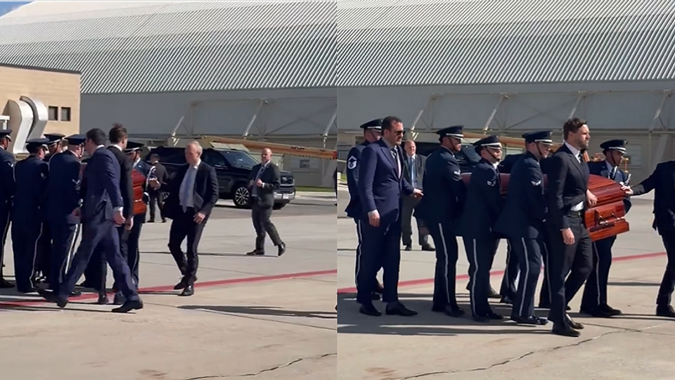 VIDEO | JD Vance a însoțit sicriul lui Charlie Kirk la bordul Air Force Two. Trupul neînsuflețit al conservatorului a fost transportat în Arizona, statul său natal