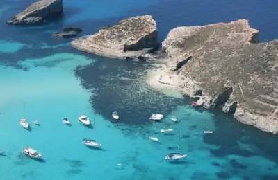 Descoperă Poveștile Arhitecturale și Atracțiile de Vacanță în Malta