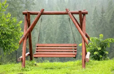 The Top 8 Best Swings for Your Yard and Why