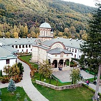Calendarul zilei 18 mai: 638 de ani de la sfințirea bisericii Mănăstirii Cozia, ctitorie a lui Mircea cel Bătrân