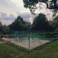 Un proiect “ametitor”: Labirintul de sticla, creatie Robert Morris