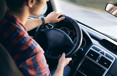 Iată cum să acumulezi viteză pe șosea, optând pentru cei mai performanți acumulatori auto de pe piață!