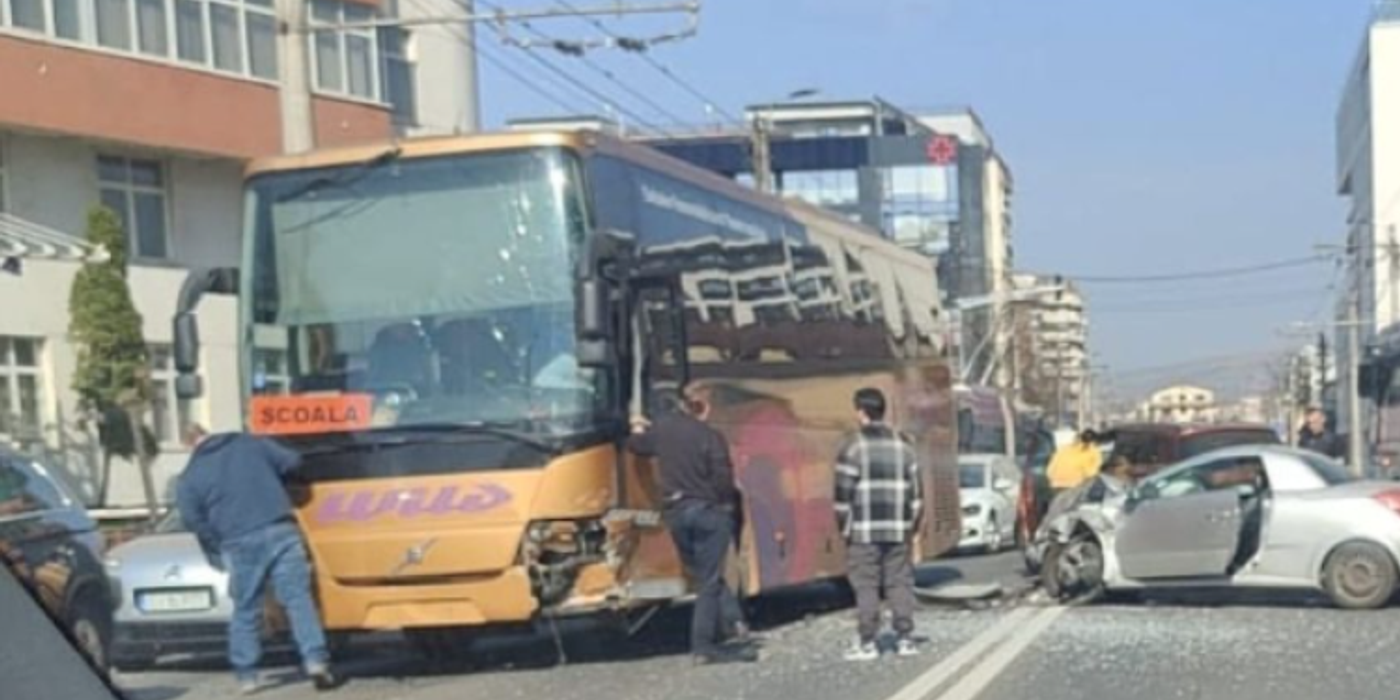 Accident de circulație, în această după-amiază, pe strada Teodor Mihali din Cluj-Napoca