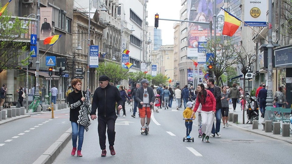 Weekend cu restricții în București: două marșuri prin centru și „Străzi Deschise” pe Calea Victoriei. Vezi trasee, intervale orare și devieri STB 205, 311.